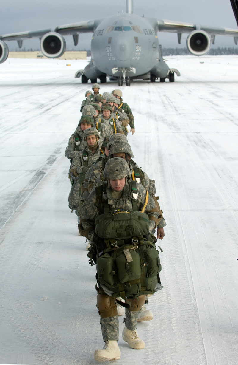 Illustration for article titled 50 Totally Stunning Combat Aircraft Photos Taken Around Alaska